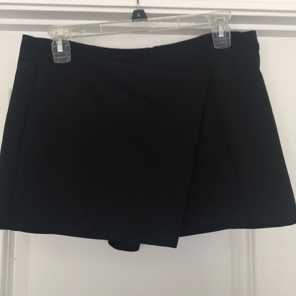 Express Black Skort